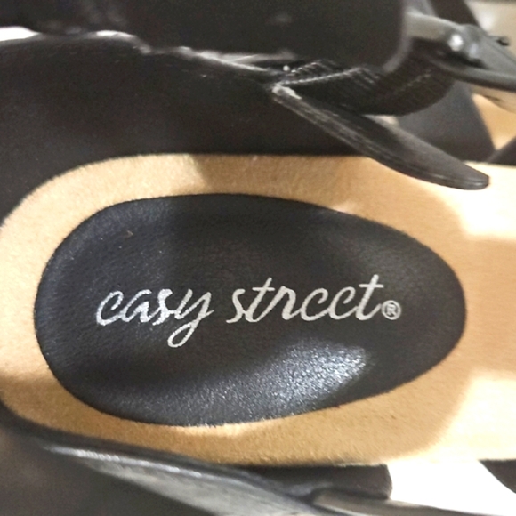 NWT Easy Street Simone comfortable and adjustable wedge sandals Size 8W - Picture 8 of 10